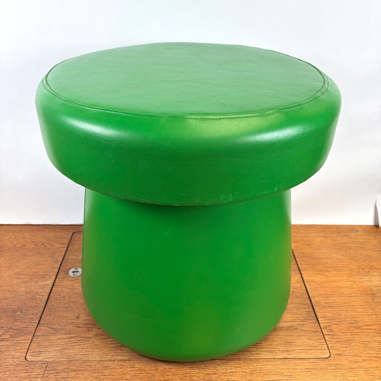 Vintage groene poef met opbergruimte