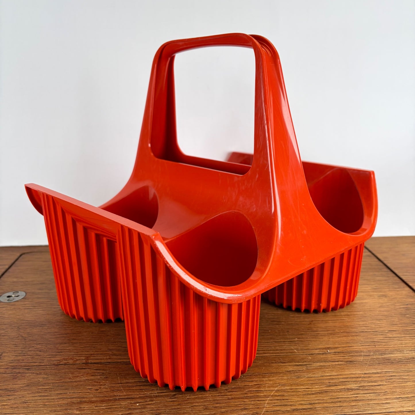 Vintage oranje flessenrek Curver