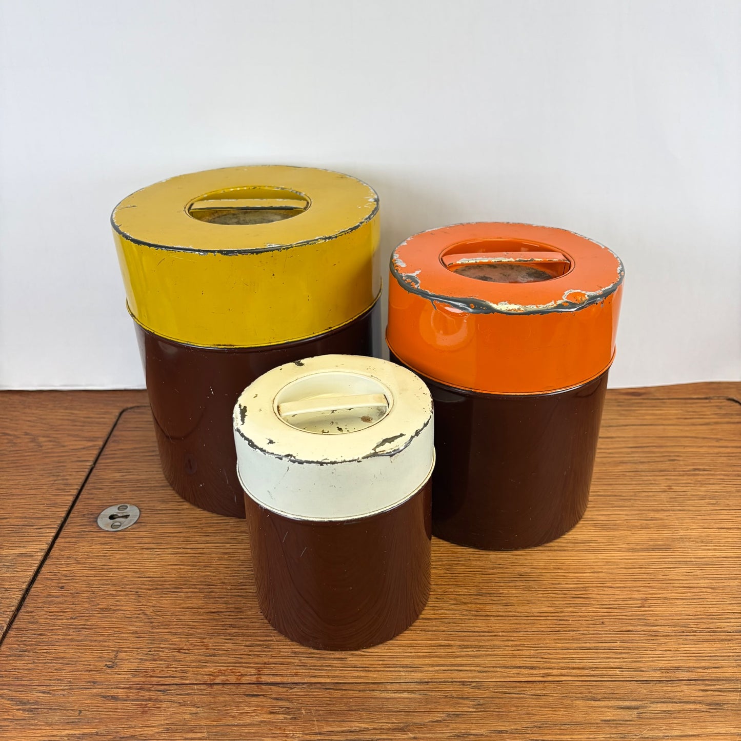 Vintage set van 3 blikken bruin geel oranje wit jaren 70