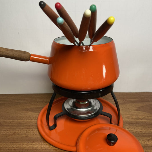 Vintage oranje fonduepan