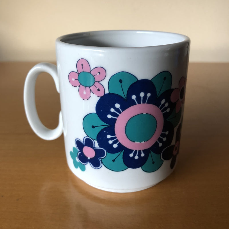 Vintage mok pastel bloemen