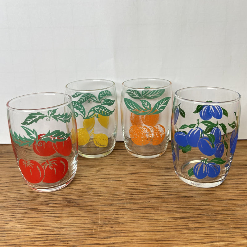 Vintage glaasjes met fruitmotief