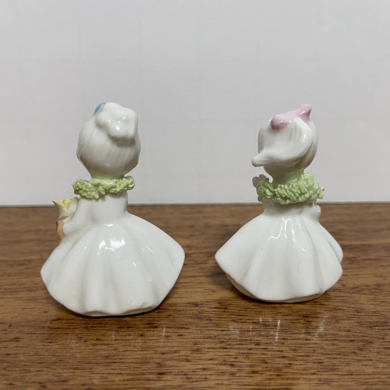 Vintage beeldjes meisjes met bloemen