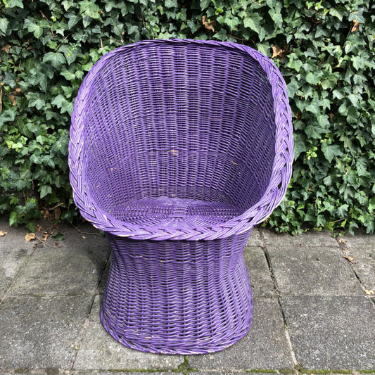 Vintage rieten stoel paars