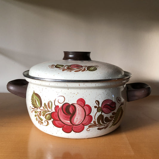 Vintage pan met bloemen