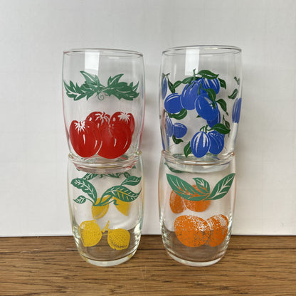 Vintage glaasjes met fruitmotief