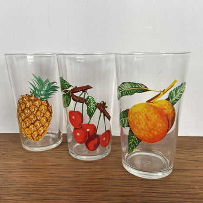 Vintage glazen met fruitmotief