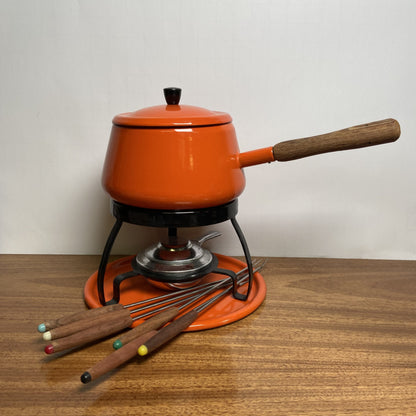 Vintage oranje fonduepan