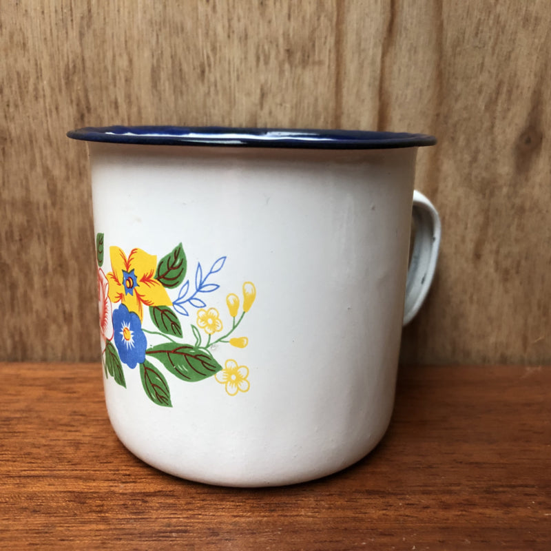 Emaille beker met bloemen